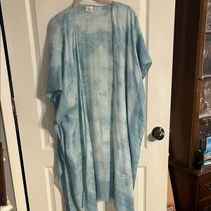 Elegant Blue Tie-Dye Kimono